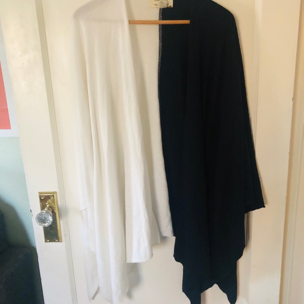 Zoe Report x Donni Charm exclusive shawl